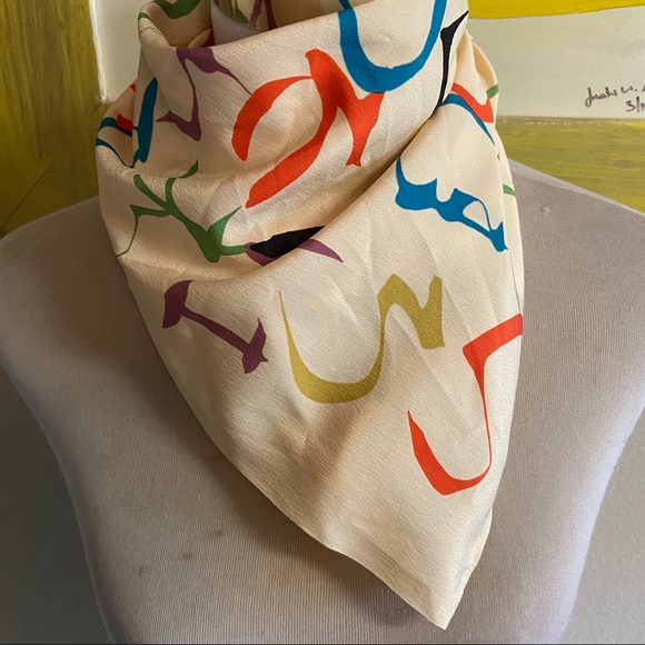 Japanese silk scarf cream 28 x 29 inches good cond - Picture 2 of 3